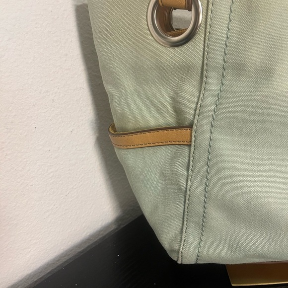 Relic Tan and Yellow Shoulder Bag with Artistic Flair - Picture 7 of 11